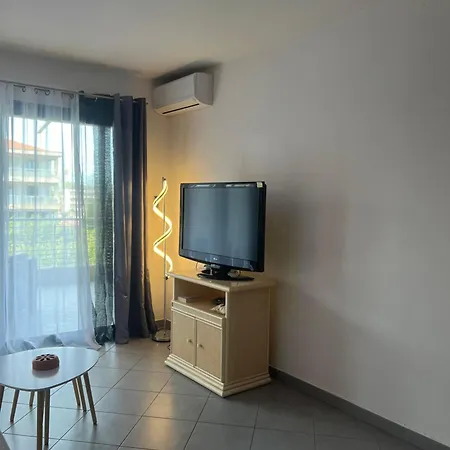 Apartment Corse Costa D'oro Folelli F2 *